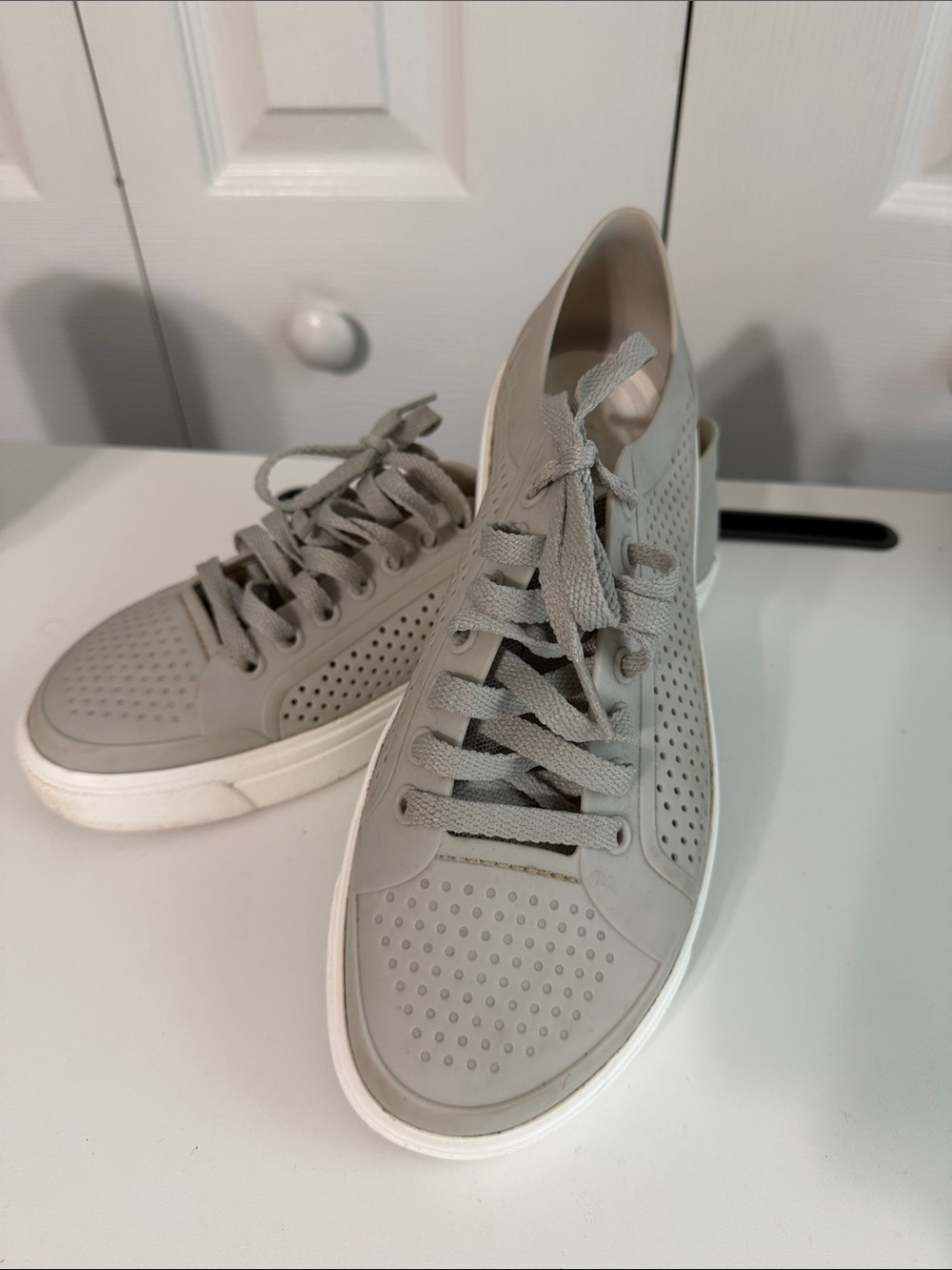 Women’s Cross Casual Rubber Perforated Lace-Up Sneakers in Light Gray